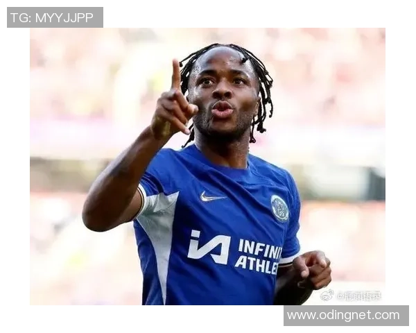 足球明星斯特林的蜕变与成长之路从球场到人生的转折与启示